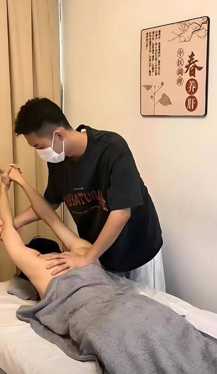 女性分泌物黄色浓稠的相关介绍