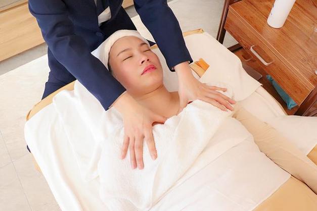 久久精品久久亚洲春色av的相关介绍