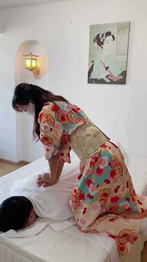 黑丝熟女电影的相关介绍