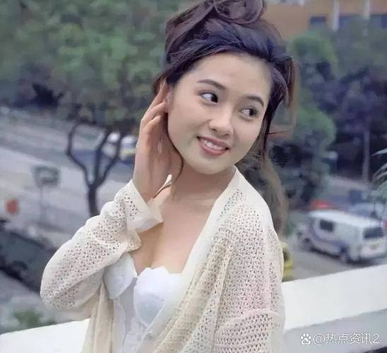 伊人综在合线影院的相关介绍