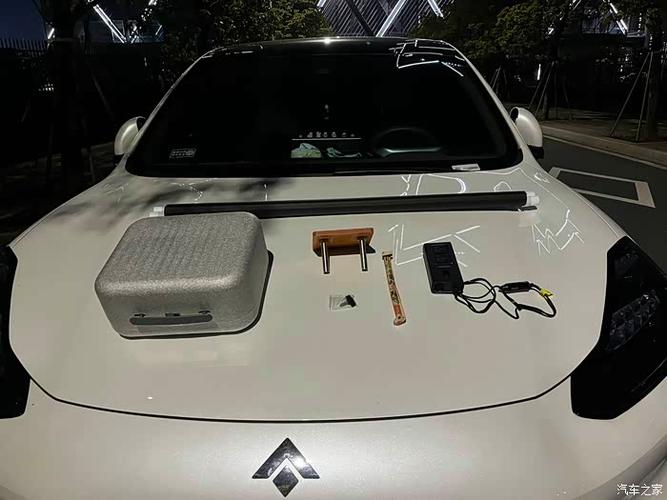 男女一边亲一边脱一边摸的相关介绍