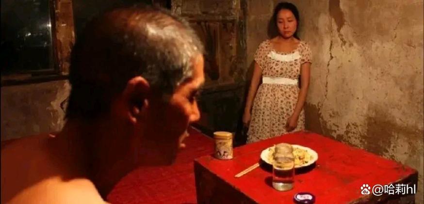 女生下体分泌黄色分泌物的相关介绍