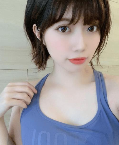 黄色分泌物女性内裤的相关介绍