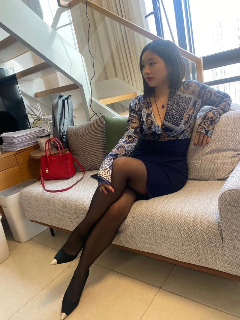人妻酒店自拍的相关介绍
