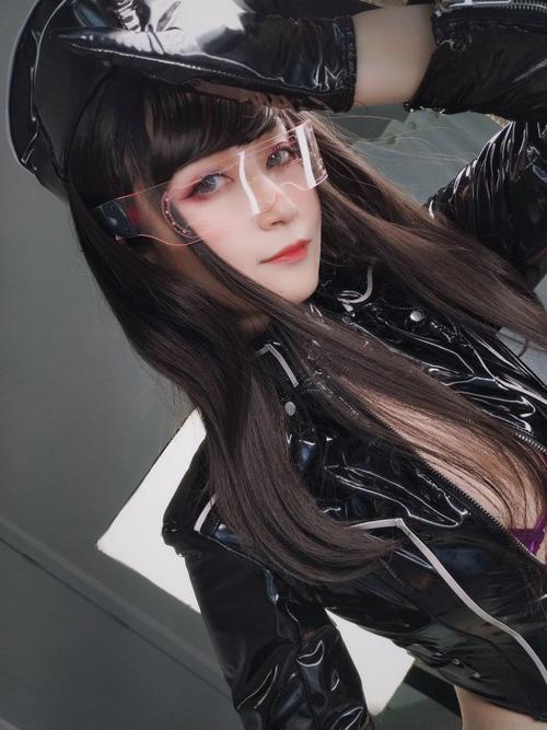 日韩胖女人av的相关介绍