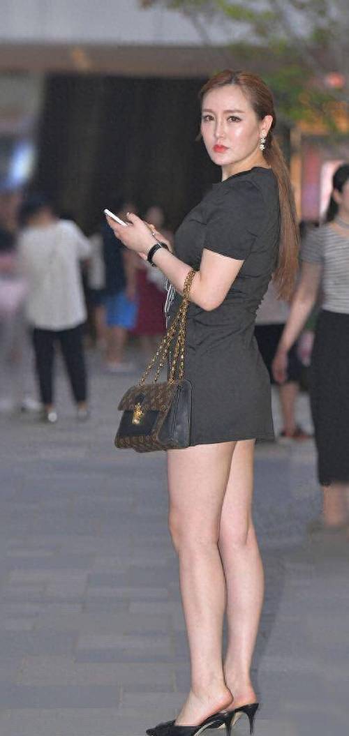 极品人妻啪啪啪的相关介绍