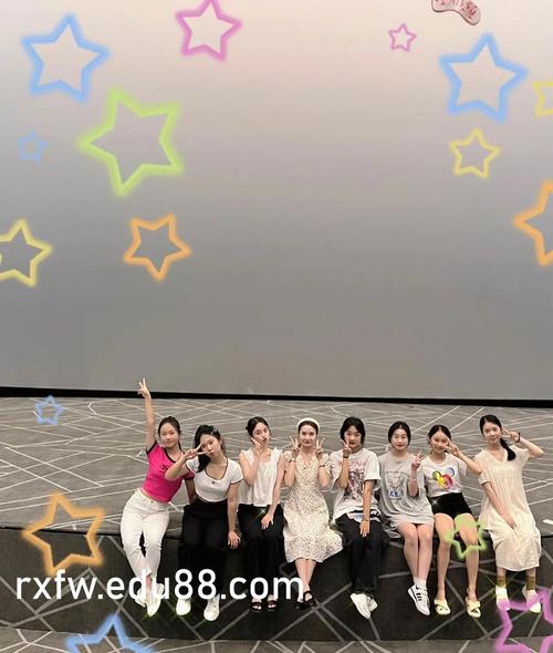 操白美女的相关介绍