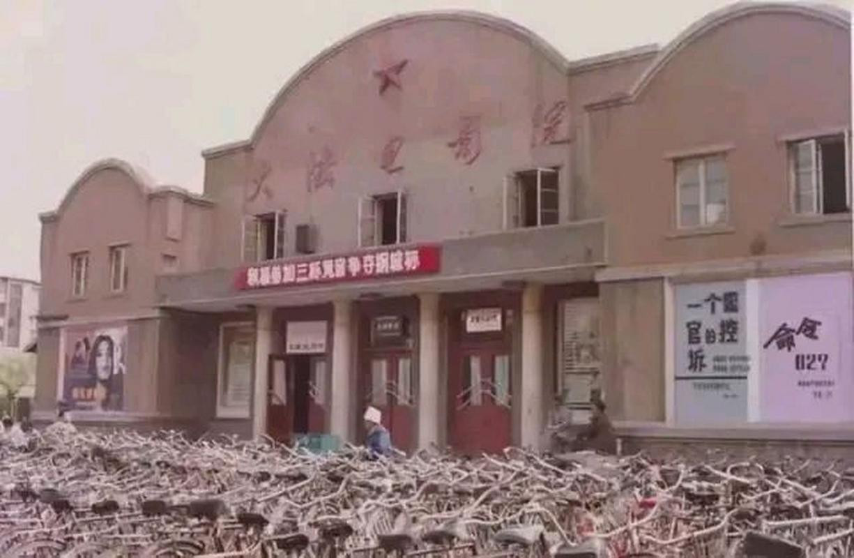 亚洲中出少妇的相关介绍