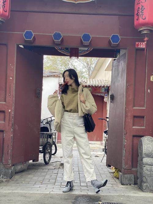 色啪啪熟妇人妻的相关介绍