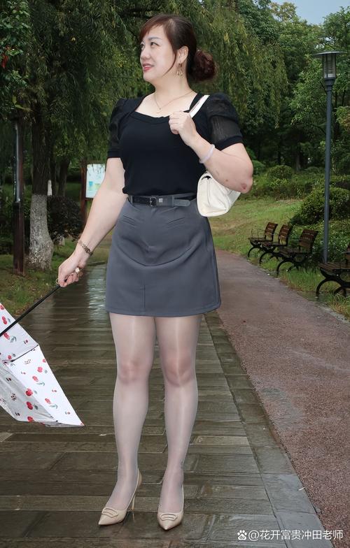 女老师操的相关介绍