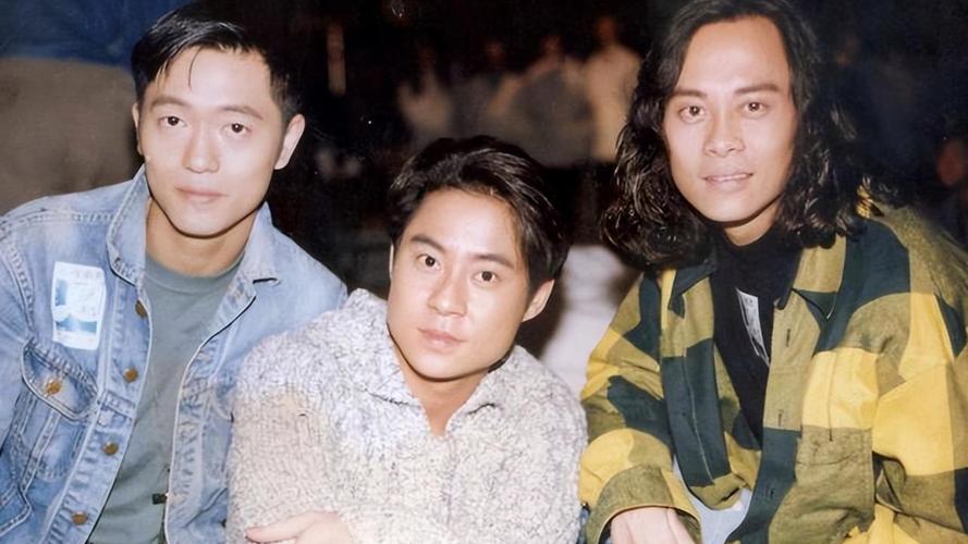 偷拍搭讪人妻真实中出的相关介绍