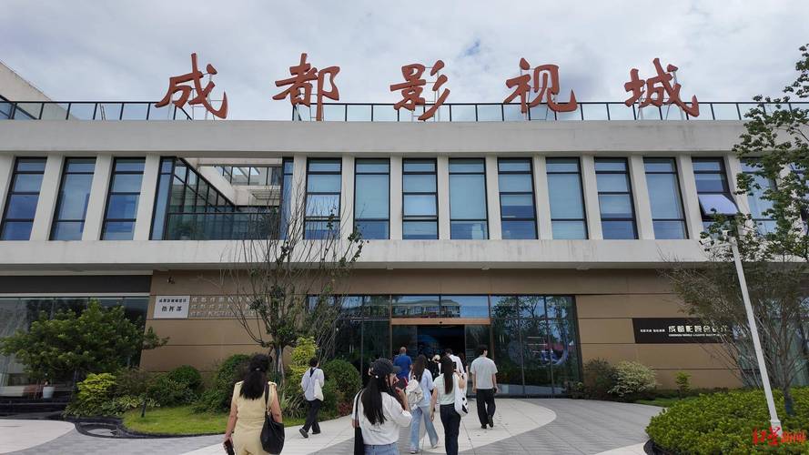 18禁在线播放污的相关介绍