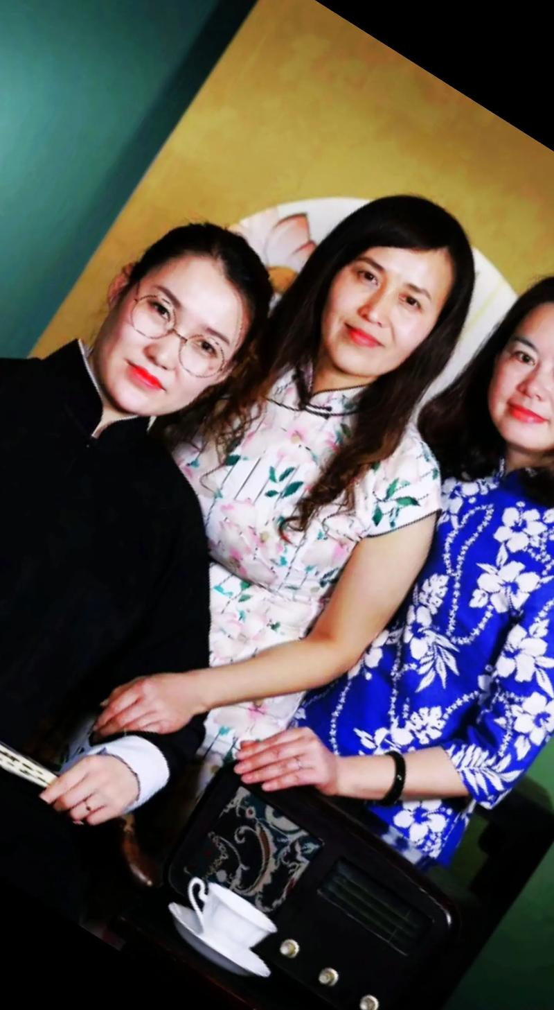 和美女同桌操的相关介绍