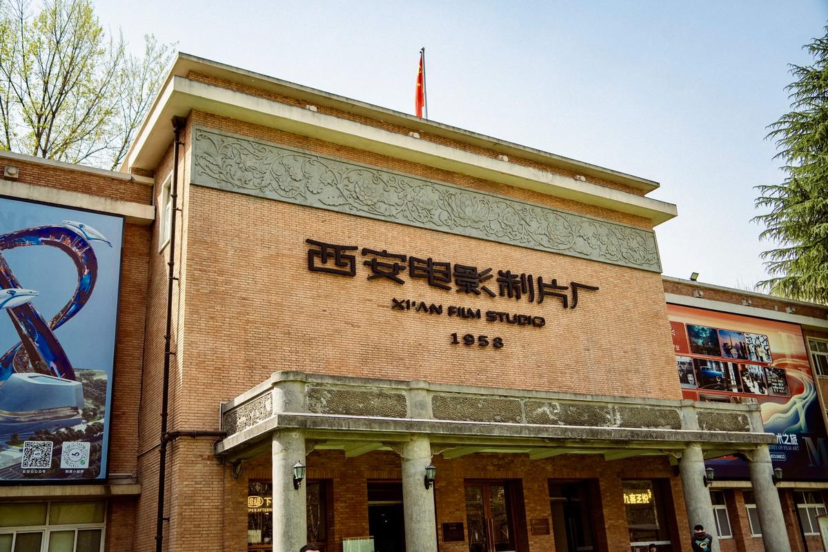 18岁免费看美女的相关介绍