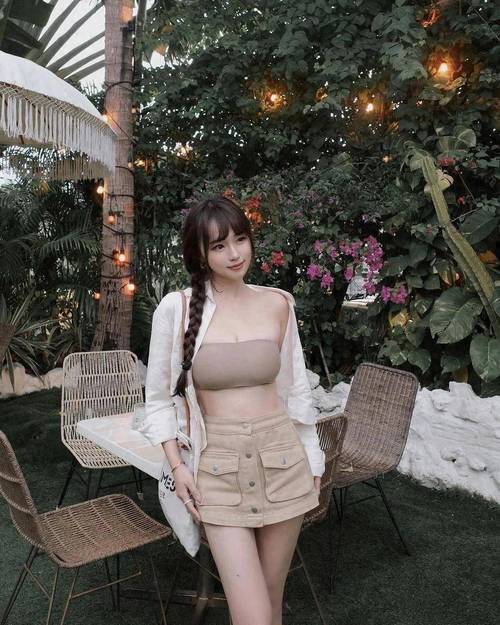 欧美美色人妻在线的相关介绍