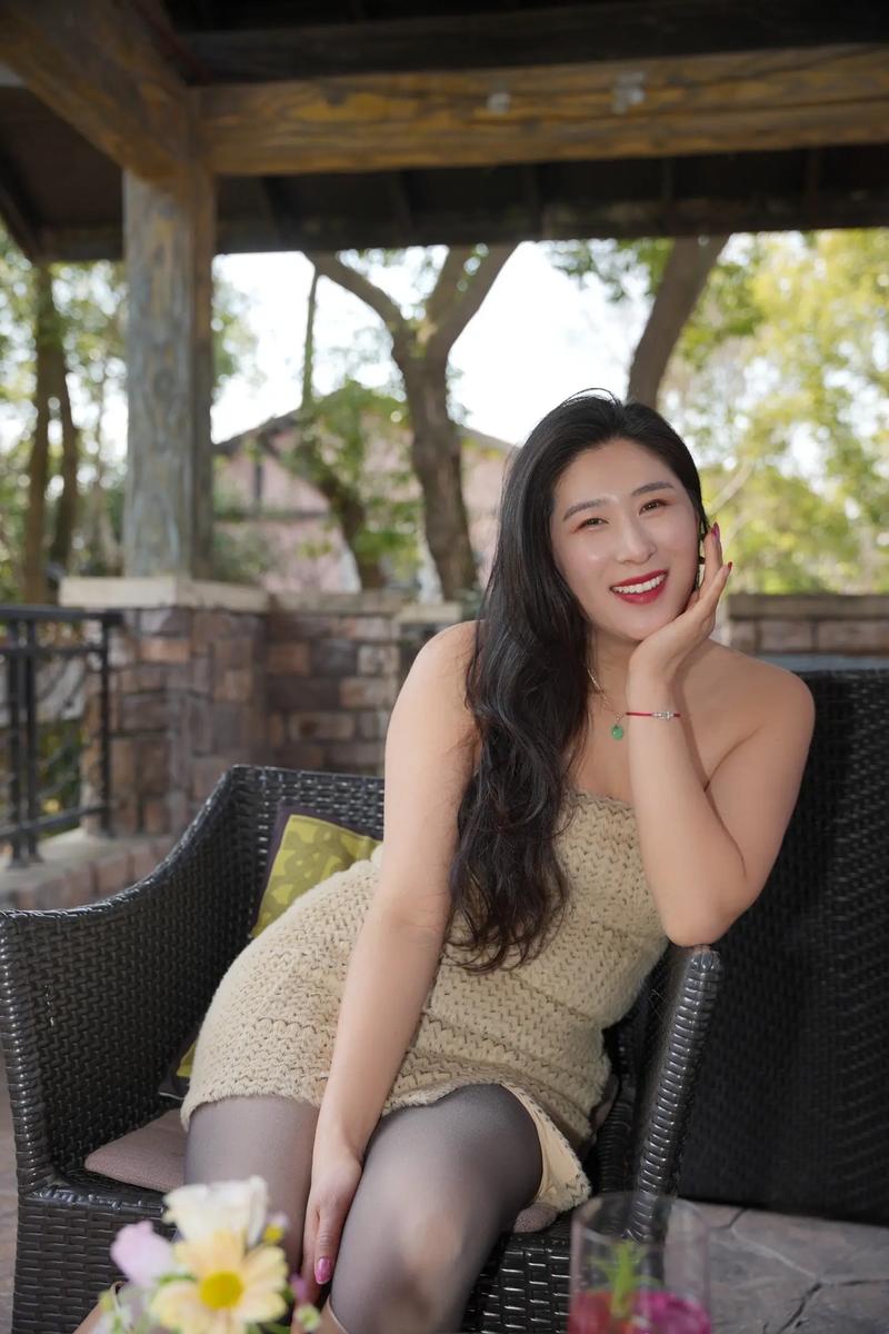 操警花的处女b的相关介绍