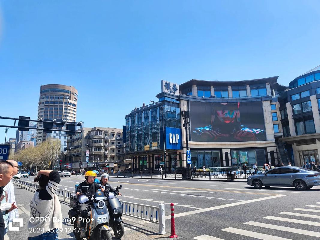 教室啪啪啪的相关介绍